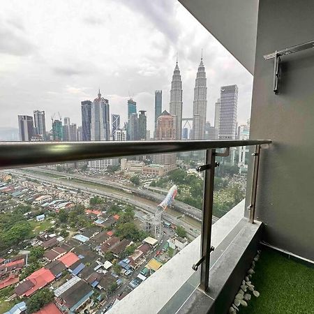 Апартаменты Legasi At Kampong Bahru With Full Kl View, 10Min Walk Train Station & Klcc Куала-Лумпур Экстерьер фото