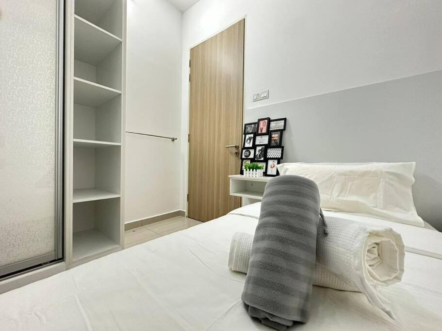 Апартаменты Legasi At Kampong Bahru With Full Kl View, 10Min Walk Train Station & Klcc Куала-Лумпур Экстерьер фото