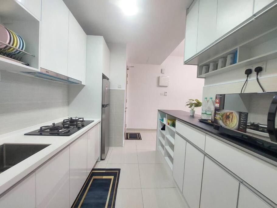 Апартаменты Legasi At Kampong Bahru With Full Kl View, 10Min Walk Train Station & Klcc Куала-Лумпур Экстерьер фото