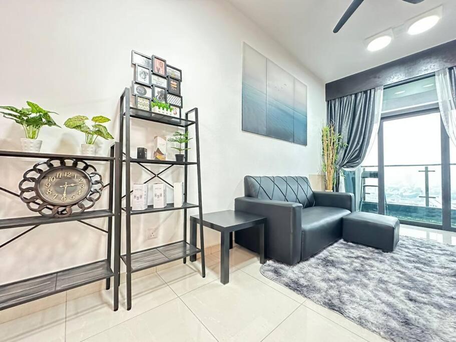 Апартаменты Legasi At Kampong Bahru With Full Kl View, 10Min Walk Train Station & Klcc Куала-Лумпур Экстерьер фото