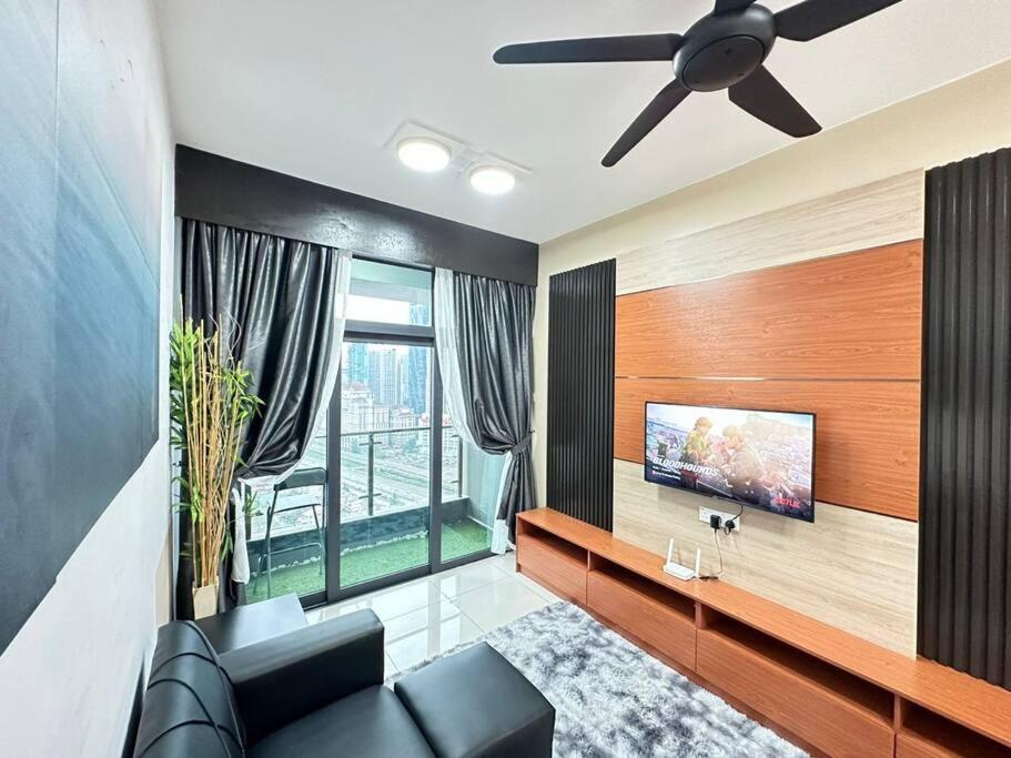Апартаменты Legasi At Kampong Bahru With Full Kl View, 10Min Walk Train Station & Klcc Куала-Лумпур Экстерьер фото